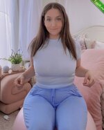 thighgirlelle_449753393_345042185152887_5666007416535090923_n.jpg